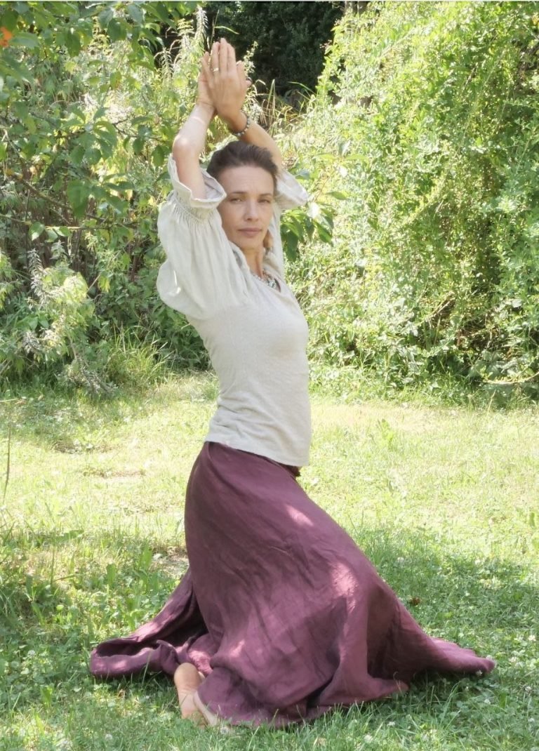 ev:genia :lackey und Anna Kostenko – Sakrales Seelenwickeln