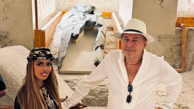 We are now officially in the timeline war – The assassination at the White House press dinner